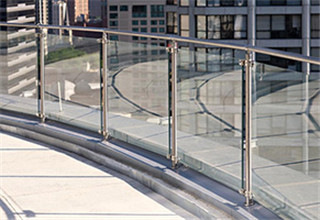 steel_post_glass_railing5